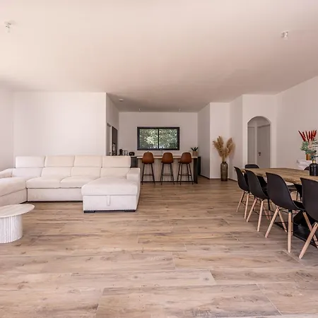 Modern House, Perfect For A Relaxing Stay!
